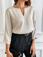 Blusa Lisa Manga 3/4 com Decote em V - Fiorenze