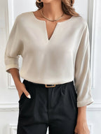 Blusa Lisa Manga 3/4 com Decote em V - Fiorenze