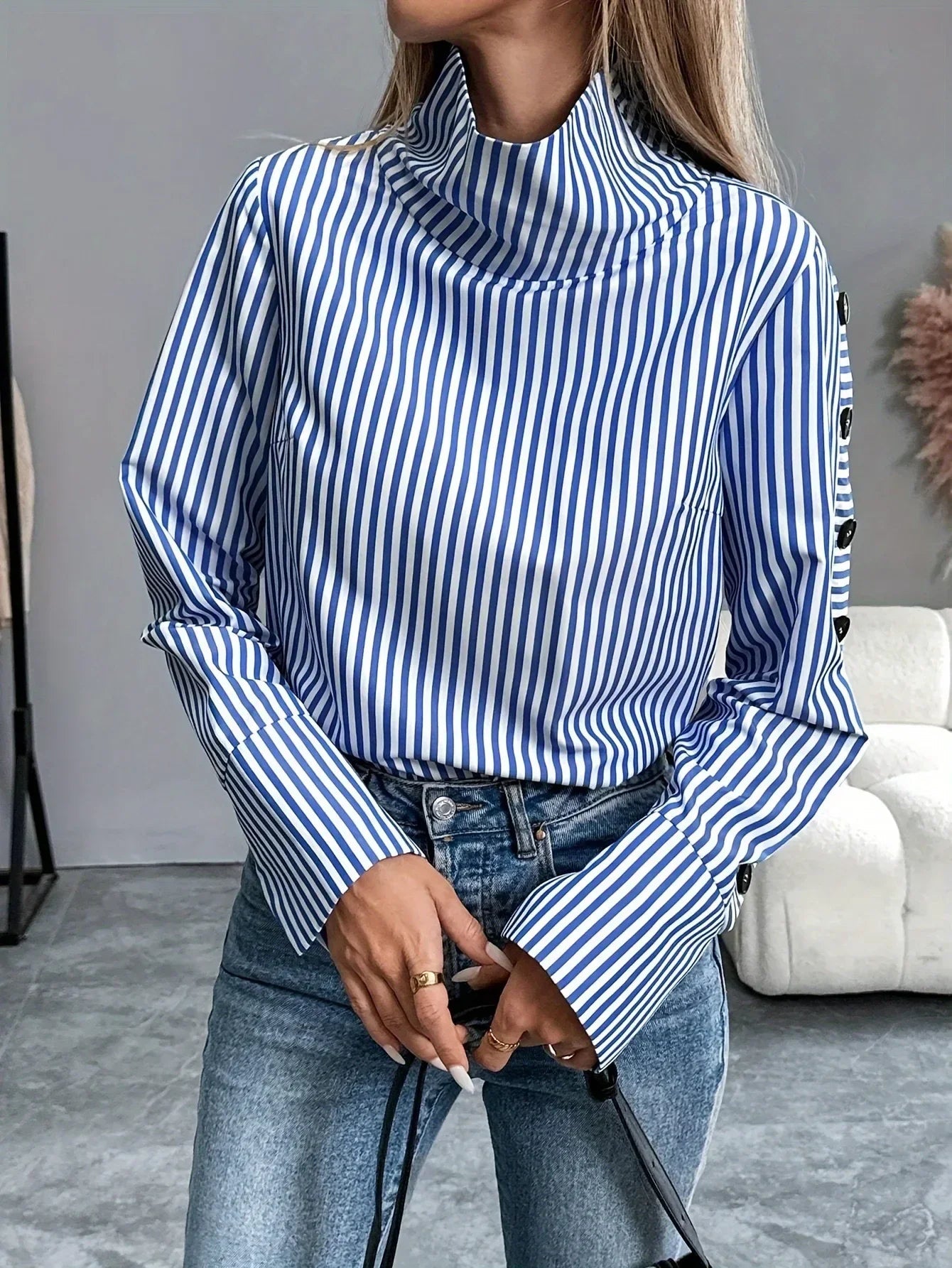 Blusa de Poliéster Listrada com Gola Alta Fiorenze