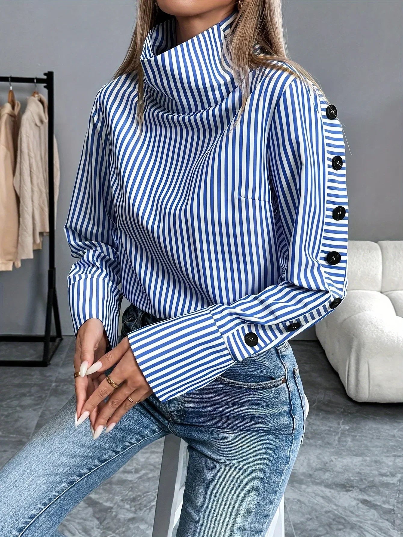 Blusa de Poliéster Listrada com Gola Alta Fiorenze